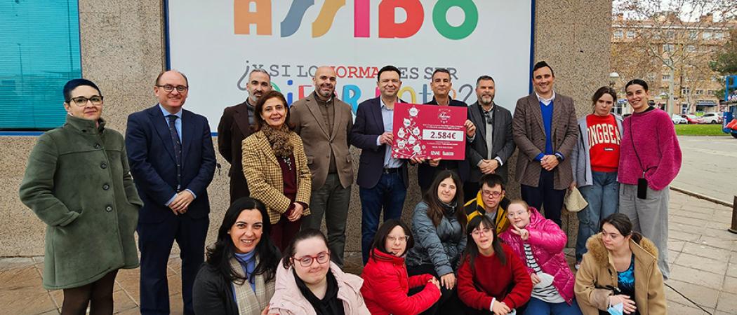 La campaña Árbol Solidario de ENAE a favor de ASSIDO consigue 2.584€ en donaciones
