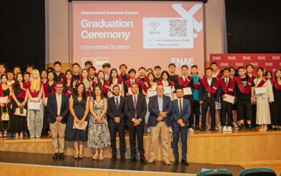 Entrega certificados alumnos internacionales