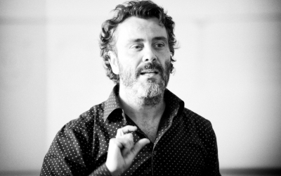 Crowdfunding: el poder de la confianza. Artículo publicado en la revista AJE Magazine.