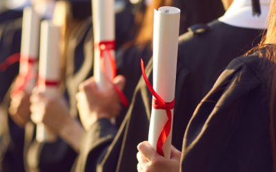 Máster Oficial o Propio: ¿Cuál es la mejor opción para tu futuro profesional?