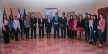 Recepción de Fernando López Miras a los alumnos costarricenses de ENAE junto a su Embajadora, Doris Osterlof.